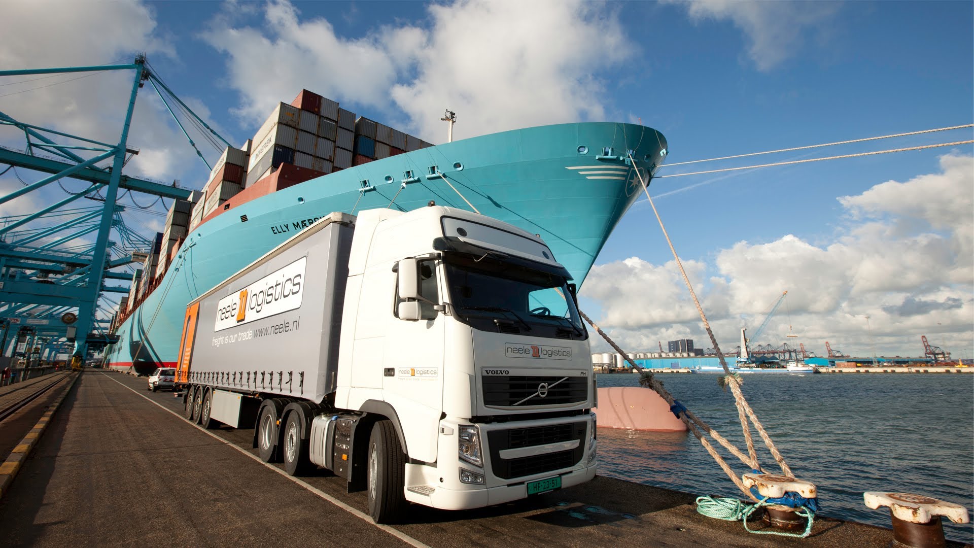global-business-logistics-import-export_05
